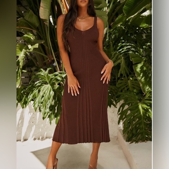 Lime green bodycon midi dress | Only worn once | Miss Lola - Picture 3 of 11